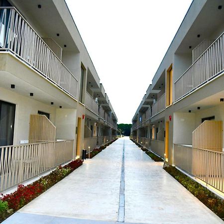 Amber Village سبيل المظهر الخارجي الصورة